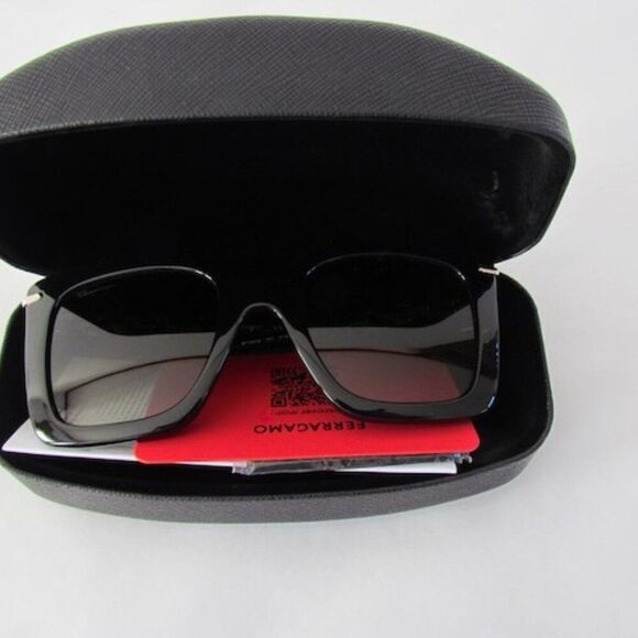 NEW Salvatore Ferragamo Sunglasses Black Smoke Gradient SF1041S 001 New in Box main image 11